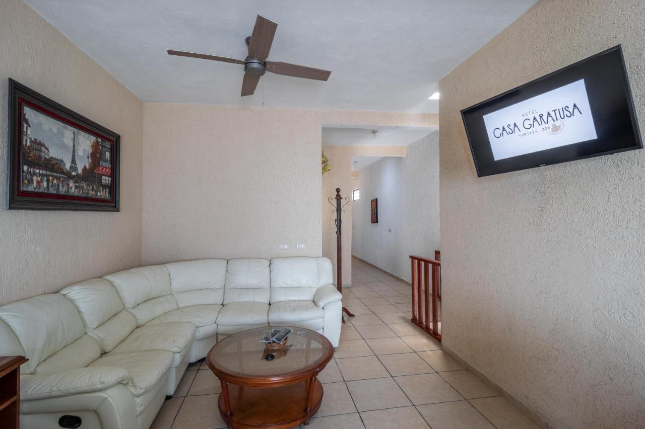 Hotel Casa Garatusa Yuriria ภายนอก รูปภาพ