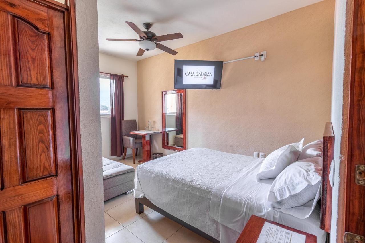 Hotel Casa Garatusa Yuriria ภายนอก รูปภาพ