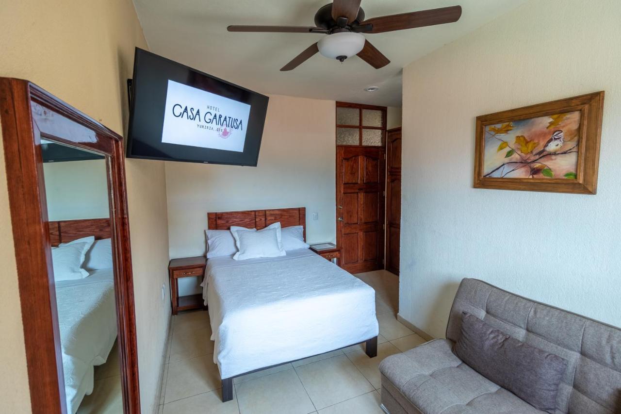 Hotel Casa Garatusa Yuriria ภายนอก รูปภาพ